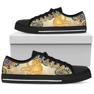 Cat Women's Low Top Shoe
