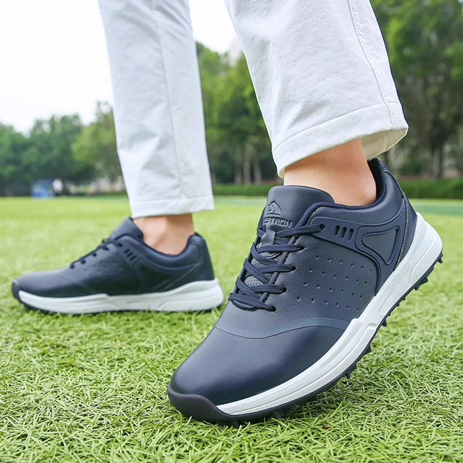 Golf Shoes Men Professional Golf Wears Breathable Spikeless Golfers Sneakers Anti Slip Walking Footwears