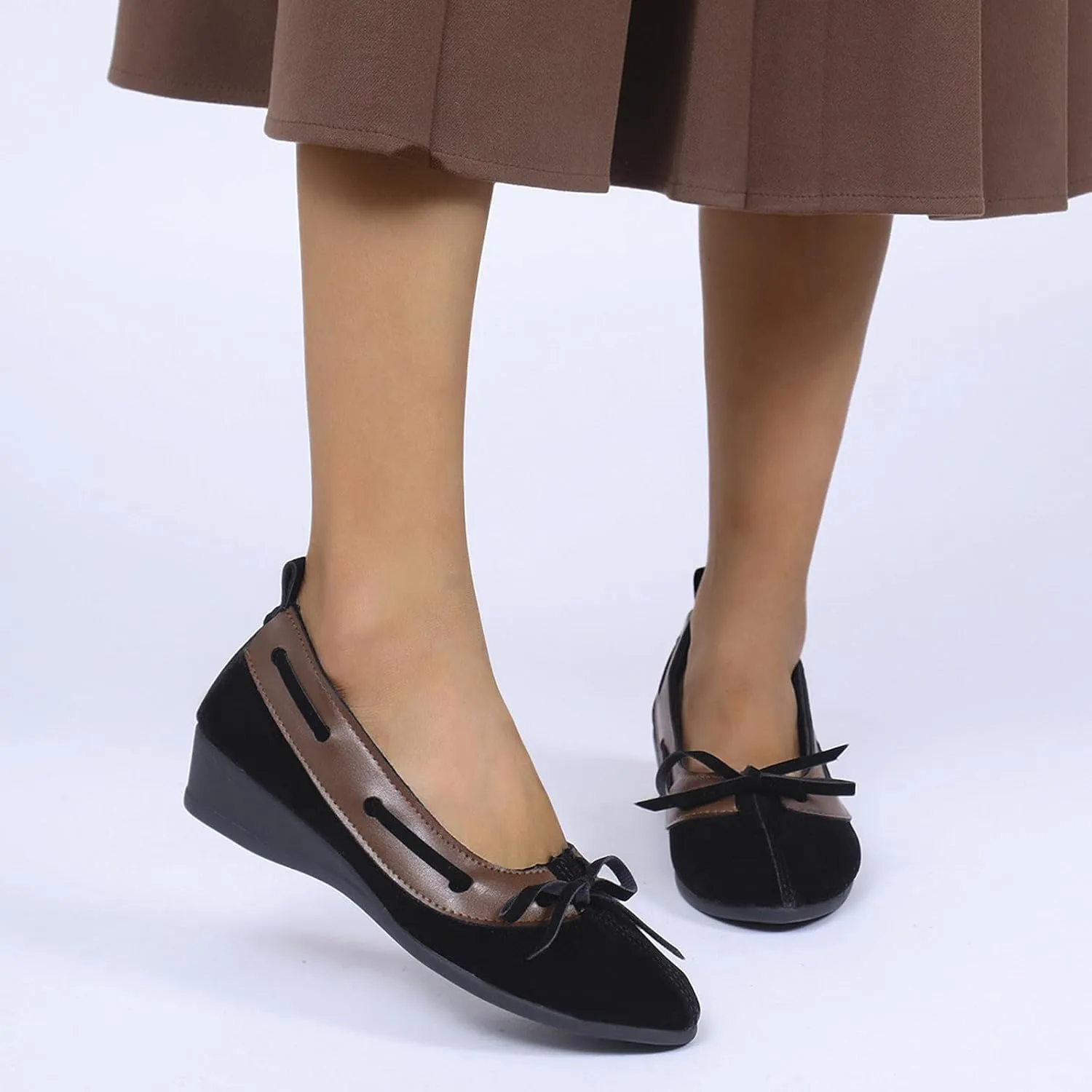 Women's Casual Wedge Heel Shoes Closed Toe Leather Upper Color Block Design Comfortable Everyday Wear Versatile