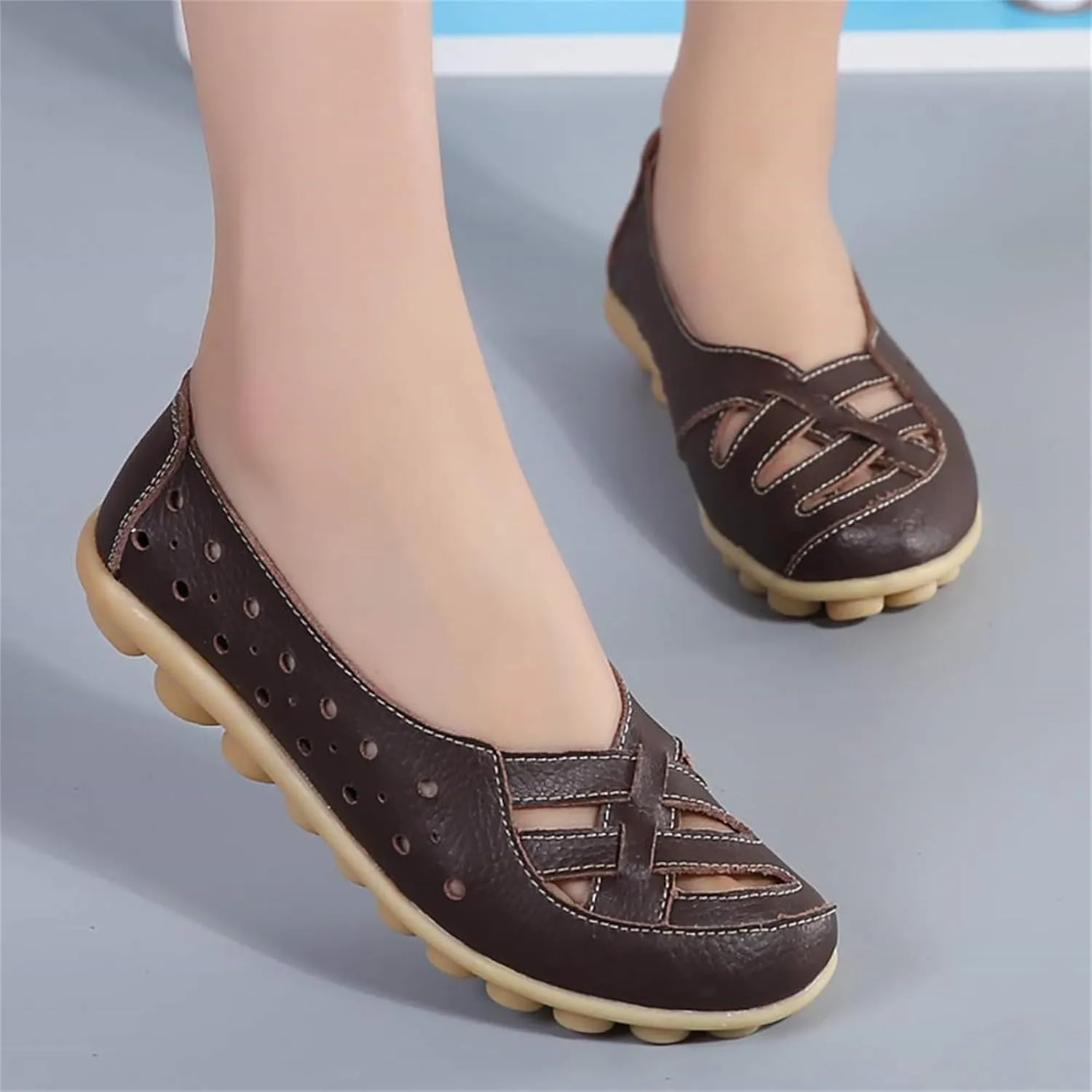 Women's Loafers & Slip-Ons Summer Comfortable Closed Toe Sandals Wide Width Flats Comfort Walking Shoes Dressy Casual Trending Sandals for Women 2025