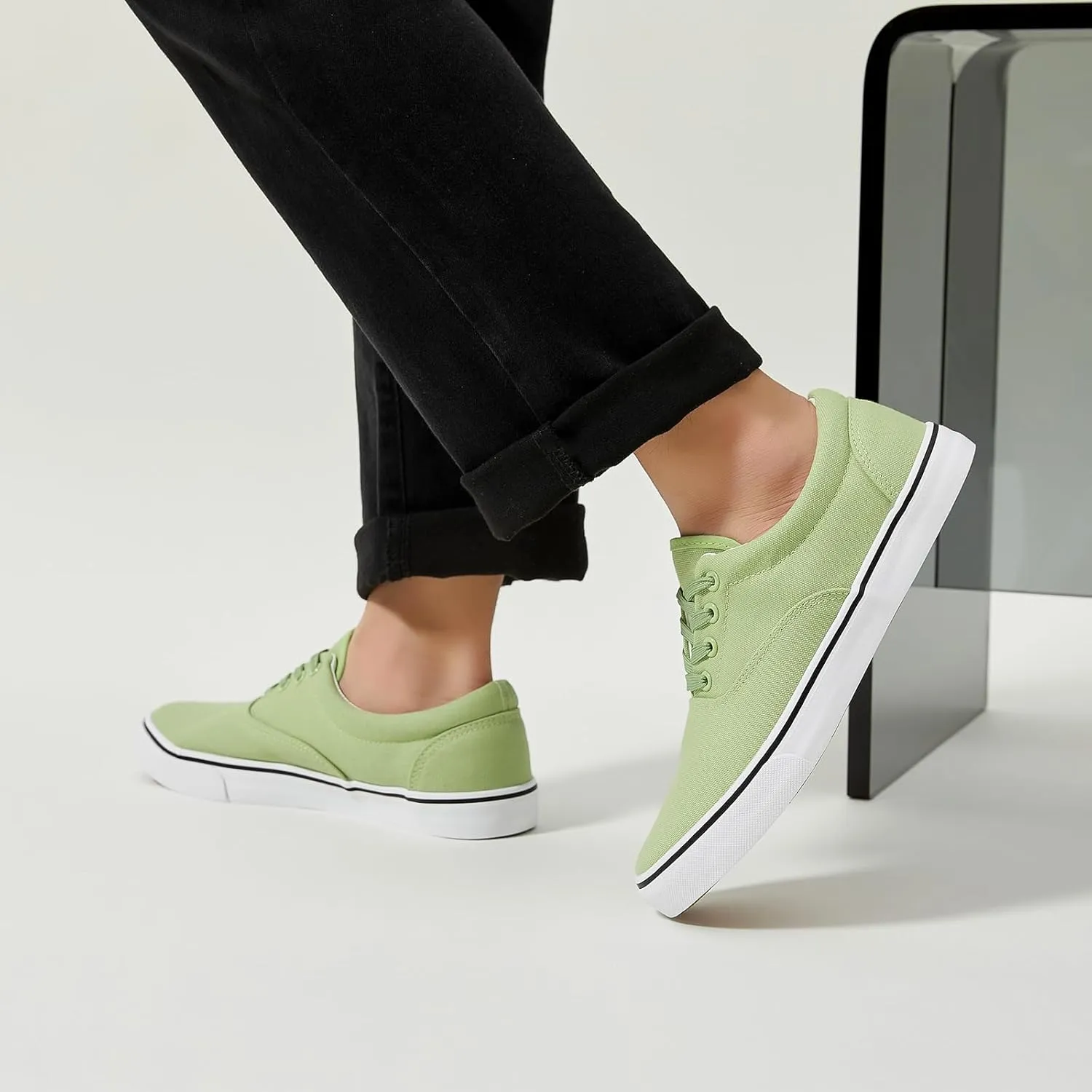yageyan Men??s Low Top Canvas Walking Shoes Lace-up Fashion Sneakers Casual
